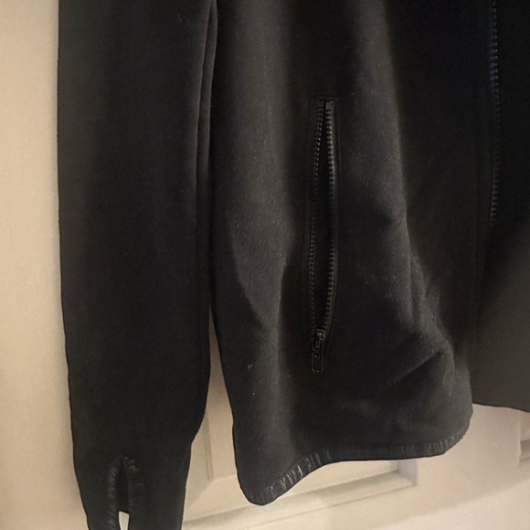 VS zip-up hoodie medium worn once! - Picture 4 of 5